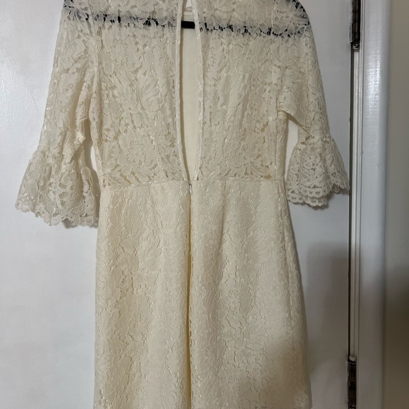 Lisa & Lucy off white lace mini dress, lined in front and bottom, open back - Picture 5 of 9